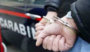 arresti carabinieri e1499450161541 300x176 CAMORRA: GUERRA TRA CLAN A NAPOLI, 8 ARRESTI. INDIVIDUATI AUTORI E MANDANTI OMICIDI
