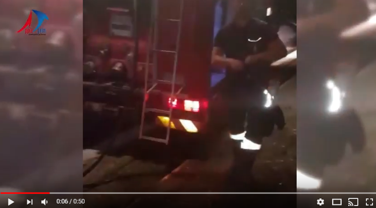 Cattura FOTO VIDEO NOTIZIA   INCENDIO IN UN DEPOSITO DI AUTO AI MARGINI DELLAUTOSTRADA SALERNO REGGIO CALABRIA