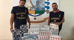 SIGA1 300x165 GdF: ARRESTATO UCRAINO CON 12 KG DI SIGARETTE DI CONTRABBANDO