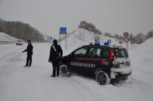 foto 1 1 300x199 MALTEMPO, EMERGENZA ANCHE A ISERNIA: CARABINIERI AL SERVIZIO DEI CITTADINI