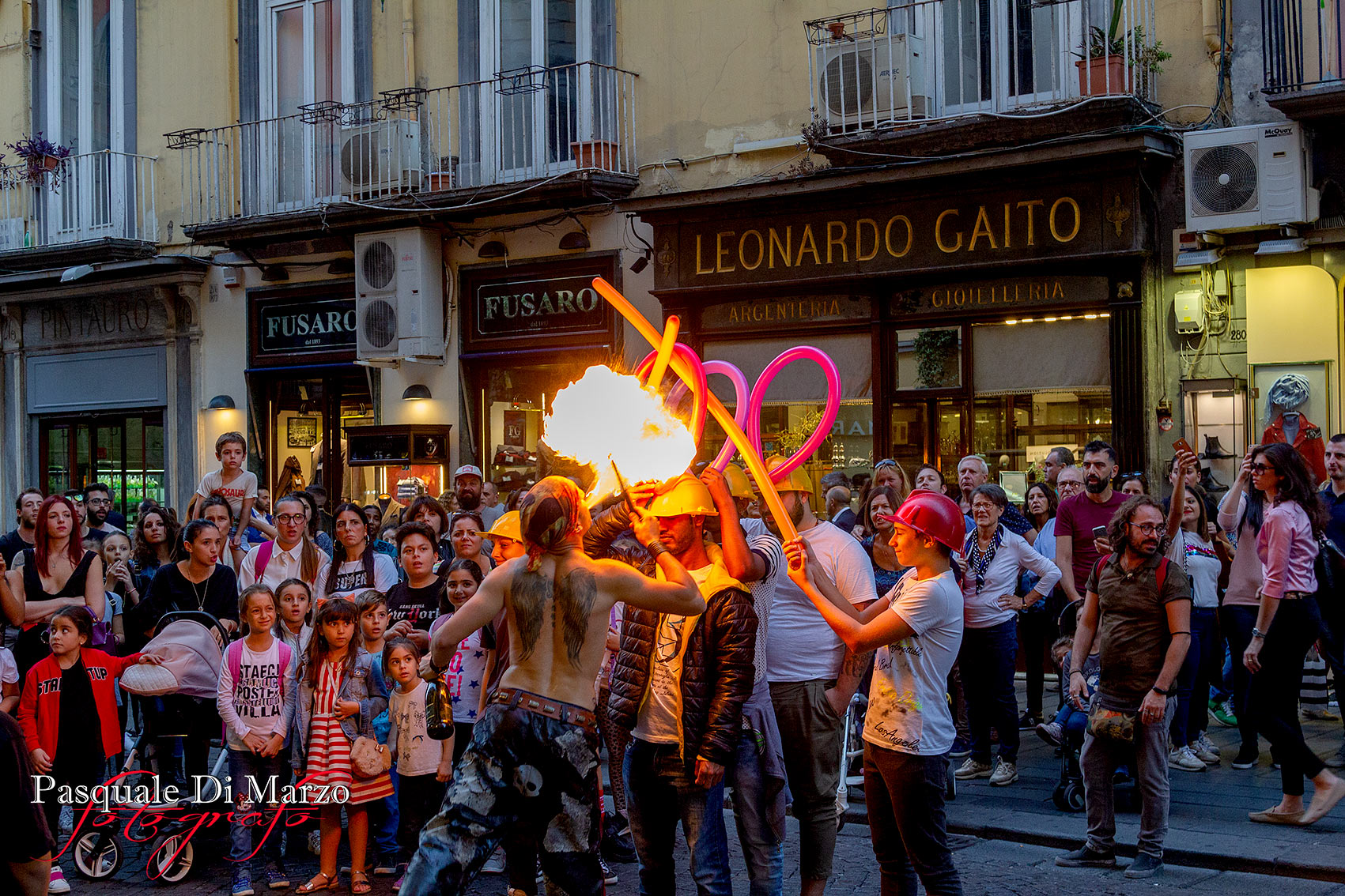 IMG 6888 A NAPOLI IN VIA TOLEDO LA SECONDA EDIZIONE DEL NAPOLI BUSKERS FESTIVAL, LA FOTOGALLERY