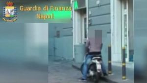 gdf 300x169 VIDEO   GDF NAPOLI SCOPRE FALSO CIECO: TRUFFATO L’I.N.P.S. PER OLTRE 110.000 EURO