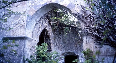 Abbazia della Ferrara SEQUESTRATA LA SETTECENTESCA ABBAZIA DELLA FERRARA, ABBANDONATA ALLINCURIA