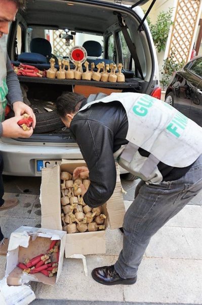 DSC06154 CONTRASTO ALLA PRODUZIONE E VENDITA ILLEGALE DI FUOCHI D’ARTIFICIO: IL BILANCIO DELLA GDF DI CASERTA