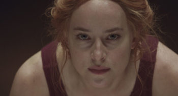 Dakota Johnson è la protagonista Susi Bannion e1546531971865 “SUSPIRIA”: LUCA GUADAGNINO OMAGGIA O STRAVOLGE IL CLASSICO DI DARIO ARGENTO?