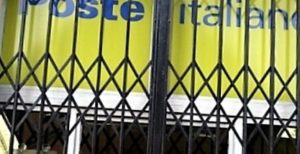 ufficio postale chiuso 2 300x154 ACCUSE DI PECULATO E AUTORICICLAGGIO, ARRESTI DOMICILIARI PER DIRETTRICE DI UFFICIO POSTALE