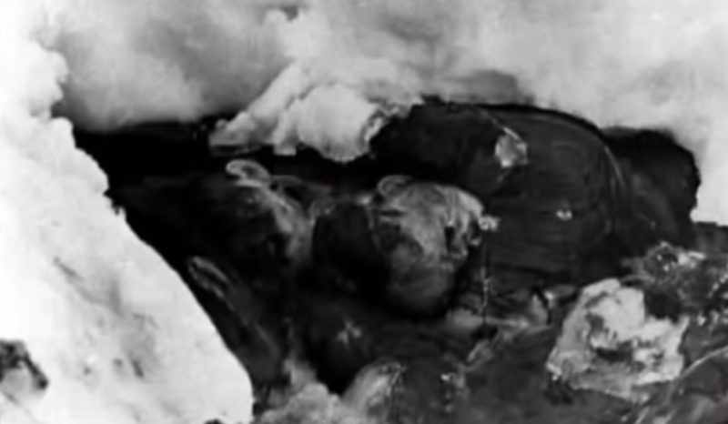 spedizione corpi2 COSA ACCADDE NEL 1959 A NOVE ESCURSIONISTI IN MARCIA VERSO IL MONTE DEI MORTI?