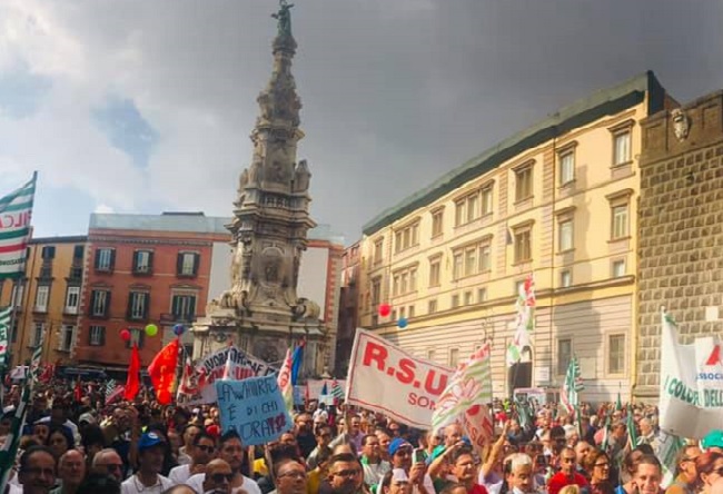 sciopero LA FEDERAZIONE DEL PARTITO SOCIALISTA ITALIANO PRESENTE ALLO SCIOPERO DEI LAVORATORI WHIRLPOOL