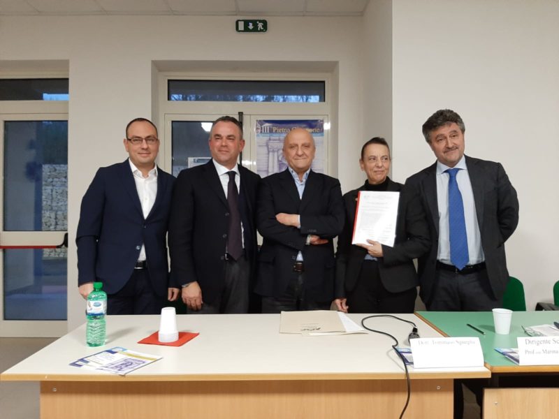 IMG 20191212 WA0021 LICEO GIANNONE FIRMA CONVENZIONE CON LOSPEDALE DI CASERTA