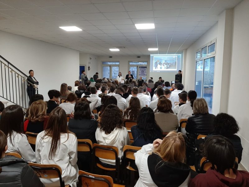 IMG 20191212 WA0032 LICEO GIANNONE FIRMA CONVENZIONE CON LOSPEDALE DI CASERTA