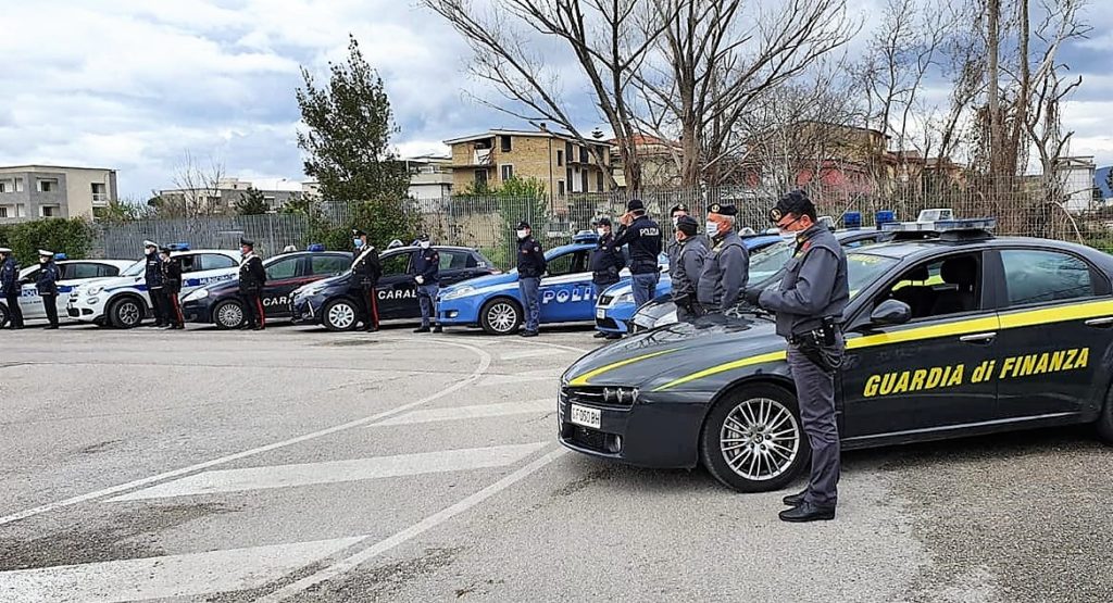 marcianise 1024x555 LOMAGGIO DELLE FORZE DELLORDINE AL PERSONALE OSPEDALIERO