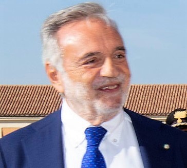 Luigi Nicolais LANTICA ARTE SERICA RIPARTE DAL REAL SITO DI CARDITELLO