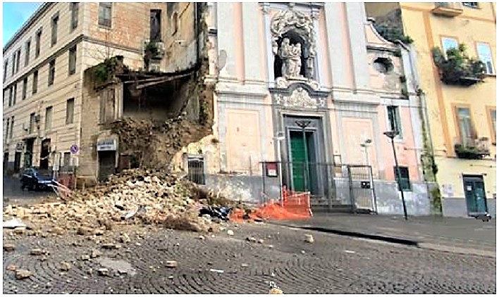 crollo chiesa napoli NAPOLI, CROLLA IL ROSARIELLO, CHIESA DEL 600