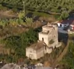 Torre San Limato SESSA AURUNCA, BALNEARI E VACANZIERI ABBANDONATI…INCURIA E LADRI SI SOMMANO AI DISAGI DELLA PANDEMIA