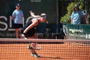 mladenovic 1 1 300x200 INTERNAZIONALI TENNIS CASERTA, VINCE KRISTINA MLADENOVIC: BATTUTA CAMILLA ROSATELLO IN TRE SET