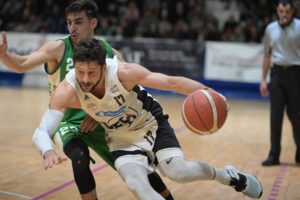 %name BASKET B, AVELLINO SUPERA LA BLE DECO CASERTA AL PALAPICCOLO