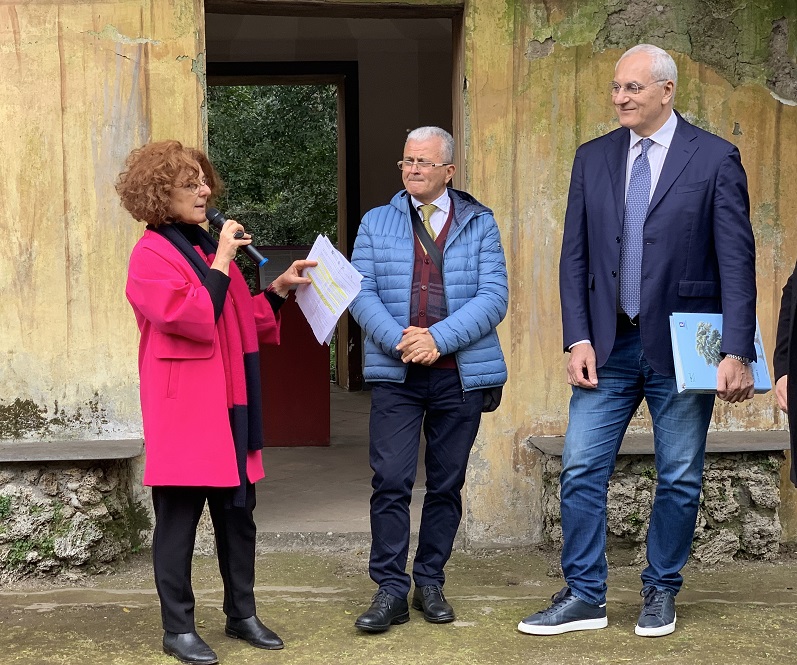 Tiziana Maffei Salvatore Apuzzo e Nicola Caputo REGGIA DI CASERTA E REGIONE CAMPANIA INSIEME PER LA SALVAGUARDIA E VALORIZZAZIONE DEL PARCO REALE