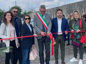 inaugurazione isola ecologica casapulla7 300x223 Inaugurata lisola ecologica a Casapulla. Il sindaco Lillo: «Orgogliosi di aver raggiunto questo obiettivo». Lassessore Santorelli: «É il risultato di un grande lavoro di squadra»