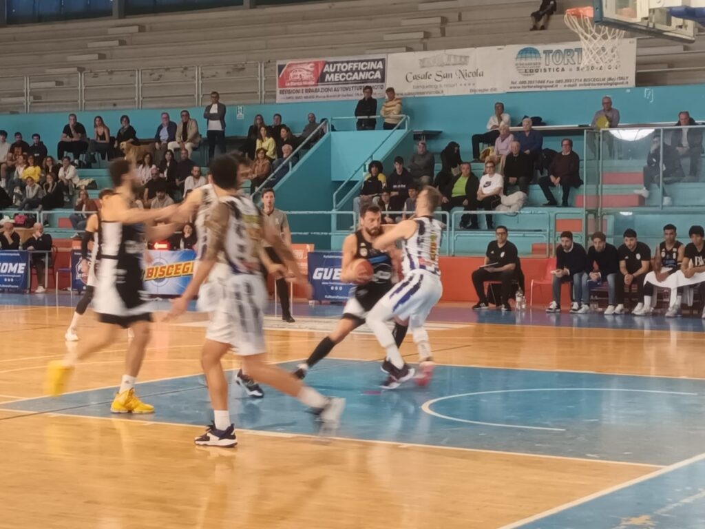 foto 5 1024x768 BASKET B: BLE DECO JUVECASERTA CADE A BISCEGLIE, LA LOTTA AL QUARTO POSTO SI COMPLICA