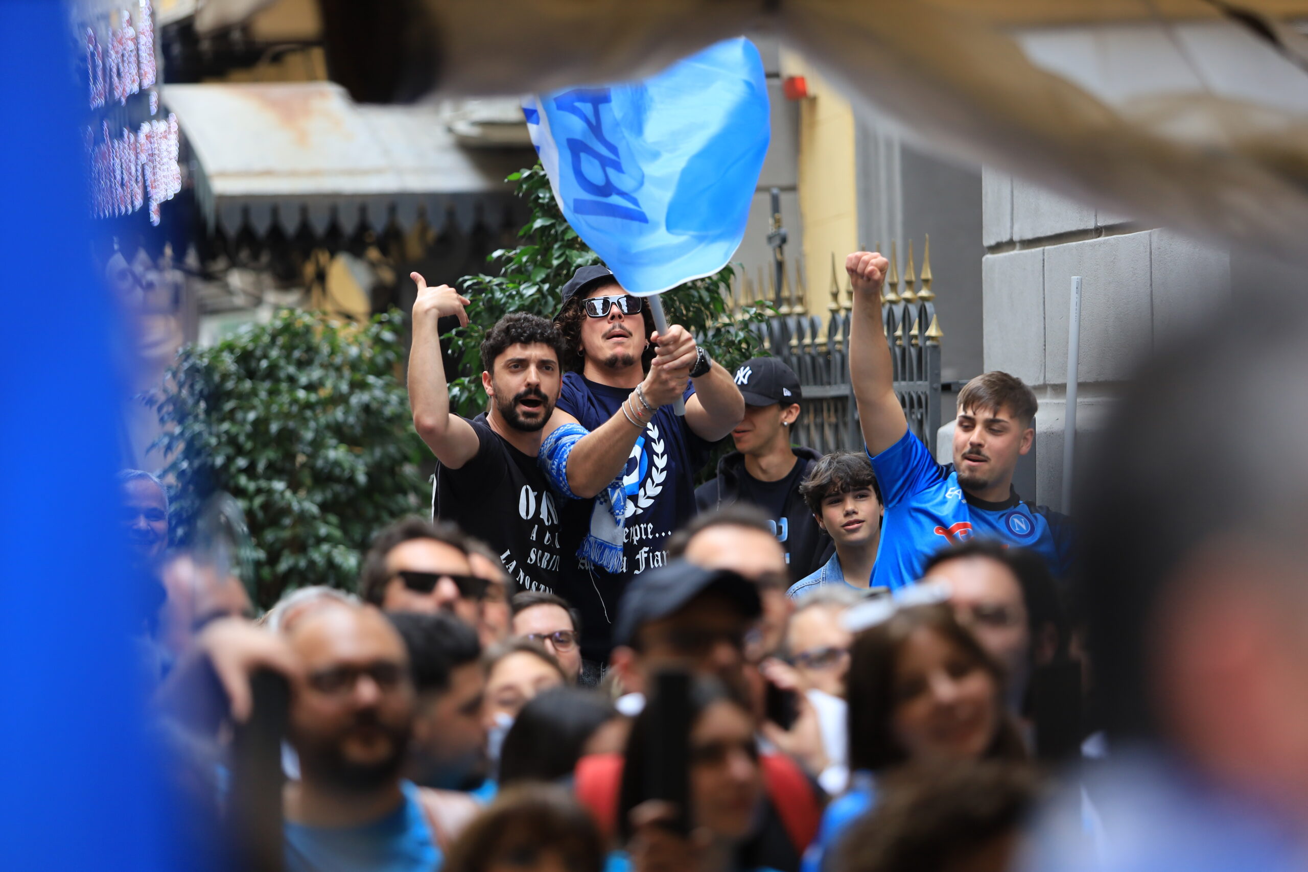 IMG 9939 scaled NAPOLI, UNA CITTA SOSPESA CHE RESTA IN ATTESA   LA FOTOGALLERY