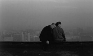 %name ESTATE DI CLASSICI   “IL CIELO SOPRA BERLINO”, WIM WENDERS: UN LUCIDISSIMO ATTO D’AMORE