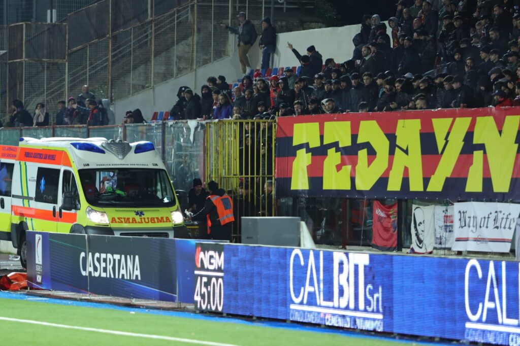 %name CALCIO, LA CASERTANA VINCE ANCORA E VOLA AL TERZO POSTO. SCONTRI TRA TIFOSI SUGLI SPALTI