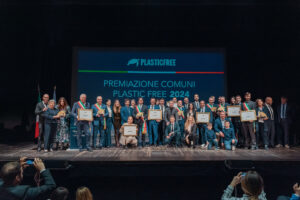 PF Comuni 3 Tartarughe 300x200 SONO SETTE I COMUNI DELLA CAMPANIA PLASTIC FREE PREMIATI A MILANO