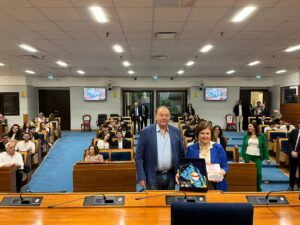 ragazzi in aula Carli 300x225 BENI CONFISCATI, GENNARO OLIVIERO: FARO MIA LA PROPOSTA DI LEGGE DEGLI STUDENTI DI CASAL DI PRINCIPE