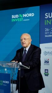 %name SUD NORD INVEST, INTERVIENE DE LUCA: AUTONOMIA DISTRUTTIVA PER IL PAESE