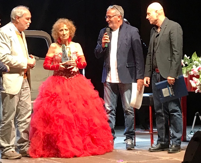 premio2 CASAGIOVE, AL GIOVANE ALESSIO D’ANDREA IL PREMIO FRATELLI DE REGE