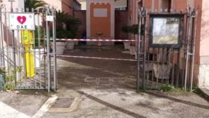 %name BRIANO, CHIUSURA DELLA PARROCCHIA SAN VINCENZO MARTIRE, LA COMUNITA SI INCONTRA IN PIAZZA