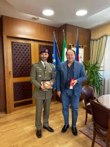 %name GENNARO OLIVIERO INCONTRA IL COMANDANTE DELLA NUNZIATELLA ALBERTO VALENT