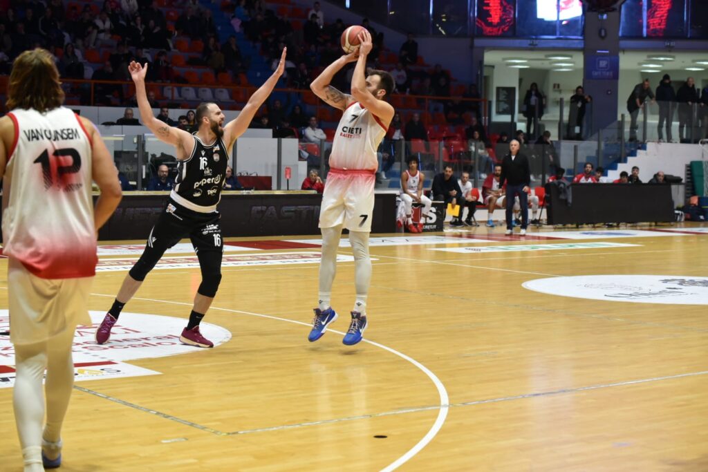 FOTO 9 1024x683 A MENTE FREDDA #14, LA PAPERDI JUVECASERTA PRESENTA IL TRIS VINCENTE A CHIETI. GIORGI LUOMO DI PIETRA, PROSSIME QUATTRO PER CAPIRE LE AMBIZIONI