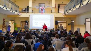 Ringraziamenti della Dirigente scolastica a Crispano NA 300x169 IL REGGIMENTO GENIO GUASTATORI DI CASERTA NELLE SCUOLE PER SENSIBILIZZARE SULLUSO DEI FUOCHI DARTIFICIO