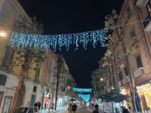 luminarie Corso Trieste 2 300x225 CASERTA, TORNANO GLI ALLESTIMENTI NATALIZI DI FIPE E CONFCOMMERCIO A CORSO TRIESTE